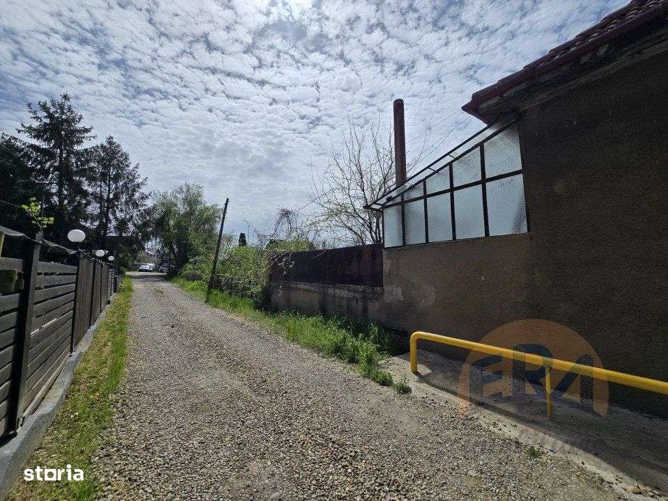 Oportunitate | Teren 700mp + Casa renovabila | zona Gara Mare - Imagine principală: 2/6