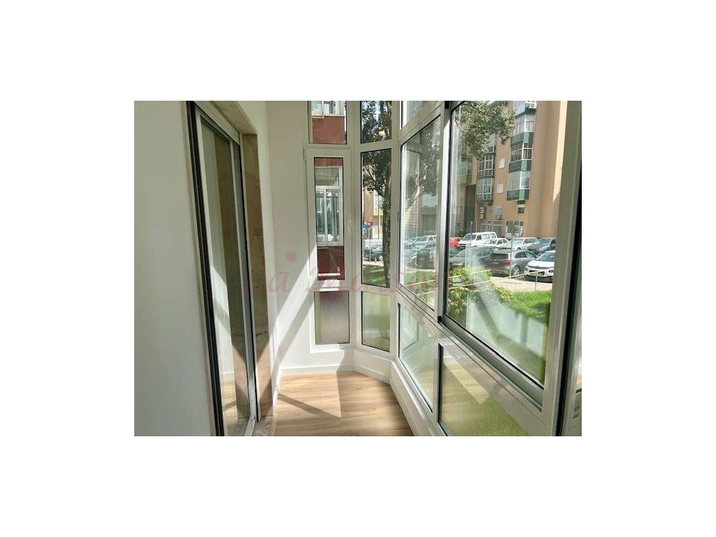 Apartamento T3 totalmente remodelado na Amadora-19