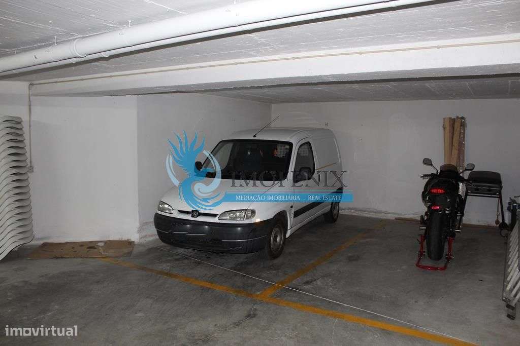 Moradia Geminada renovada T2+1 com piscina e garagem- Patroves- Albufe-40