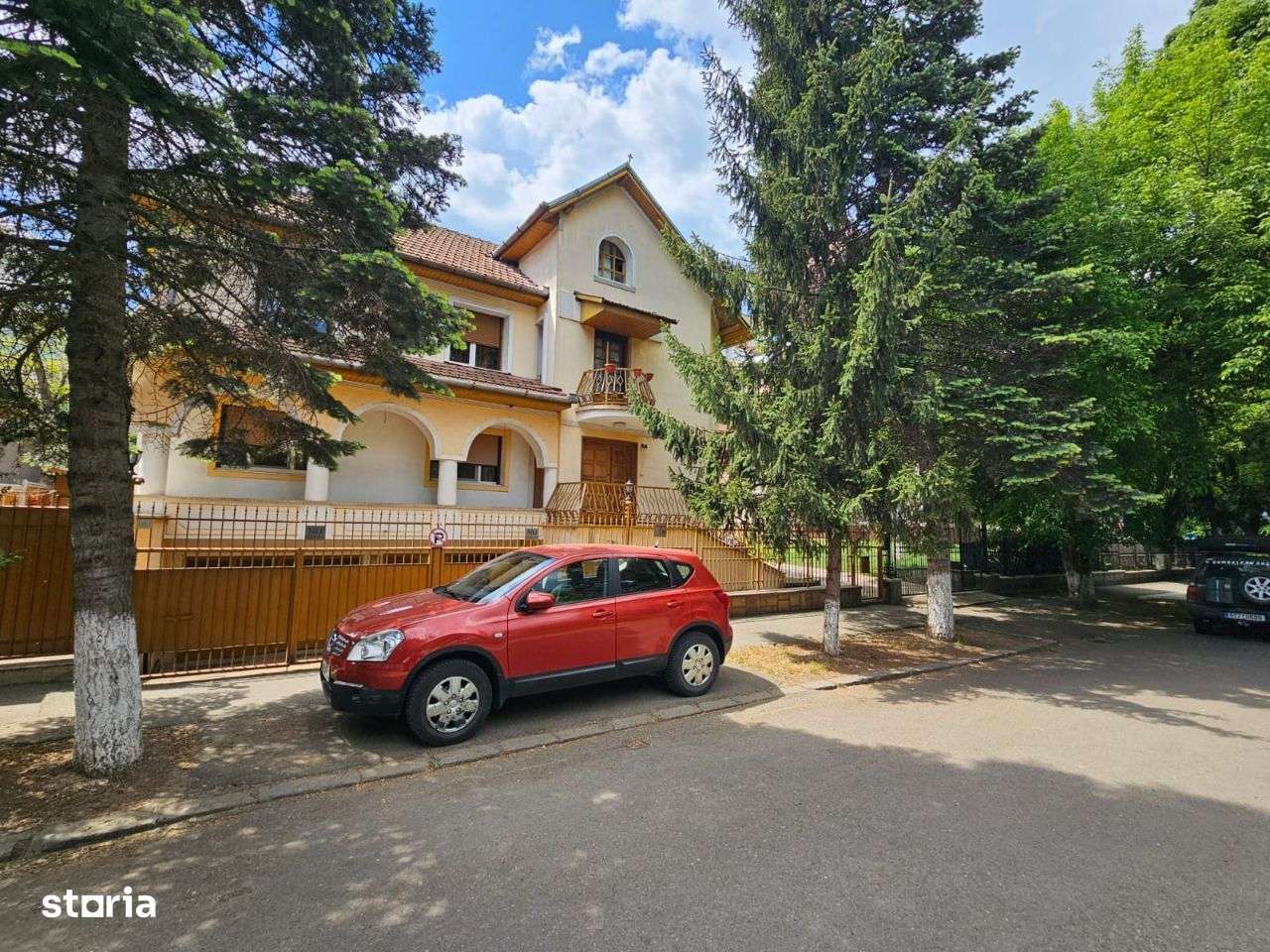 Casa in inima orasului Deva - Imagine principală: 2/13