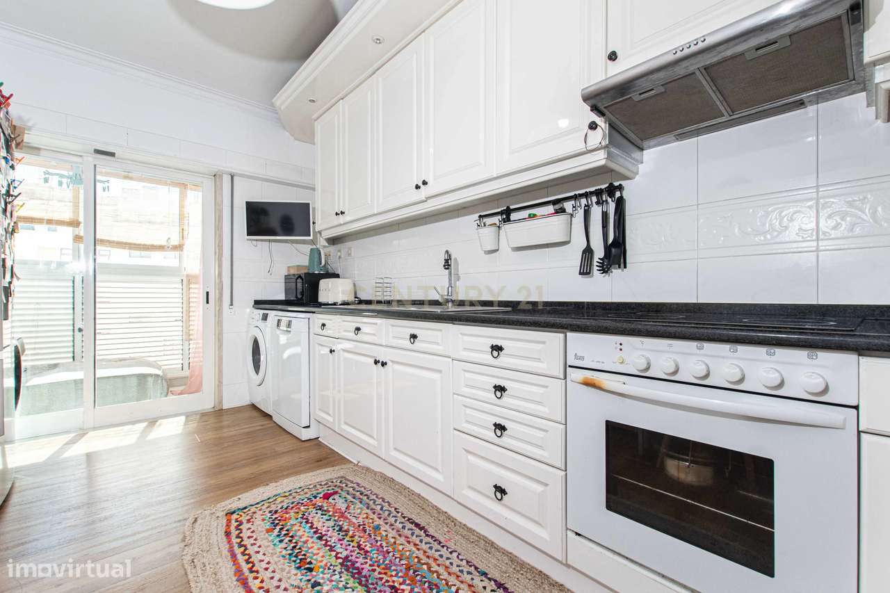 Apartamento T3 à Venda na Póvoa de Santa Iria –  (Quinta da Piedade 2ª-6