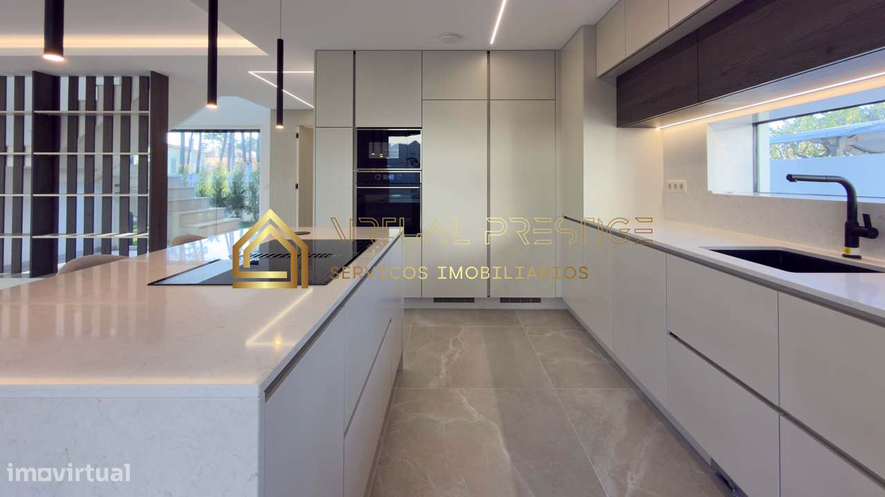 Moradia T3 nova com piscina e jardim junto à Herdade da Aroeira - Grande imagem: 5/37