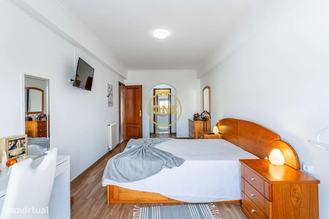 T2 com 108m2, garagem box + parqueamento, vistas Serra de Sintra | Pal-14