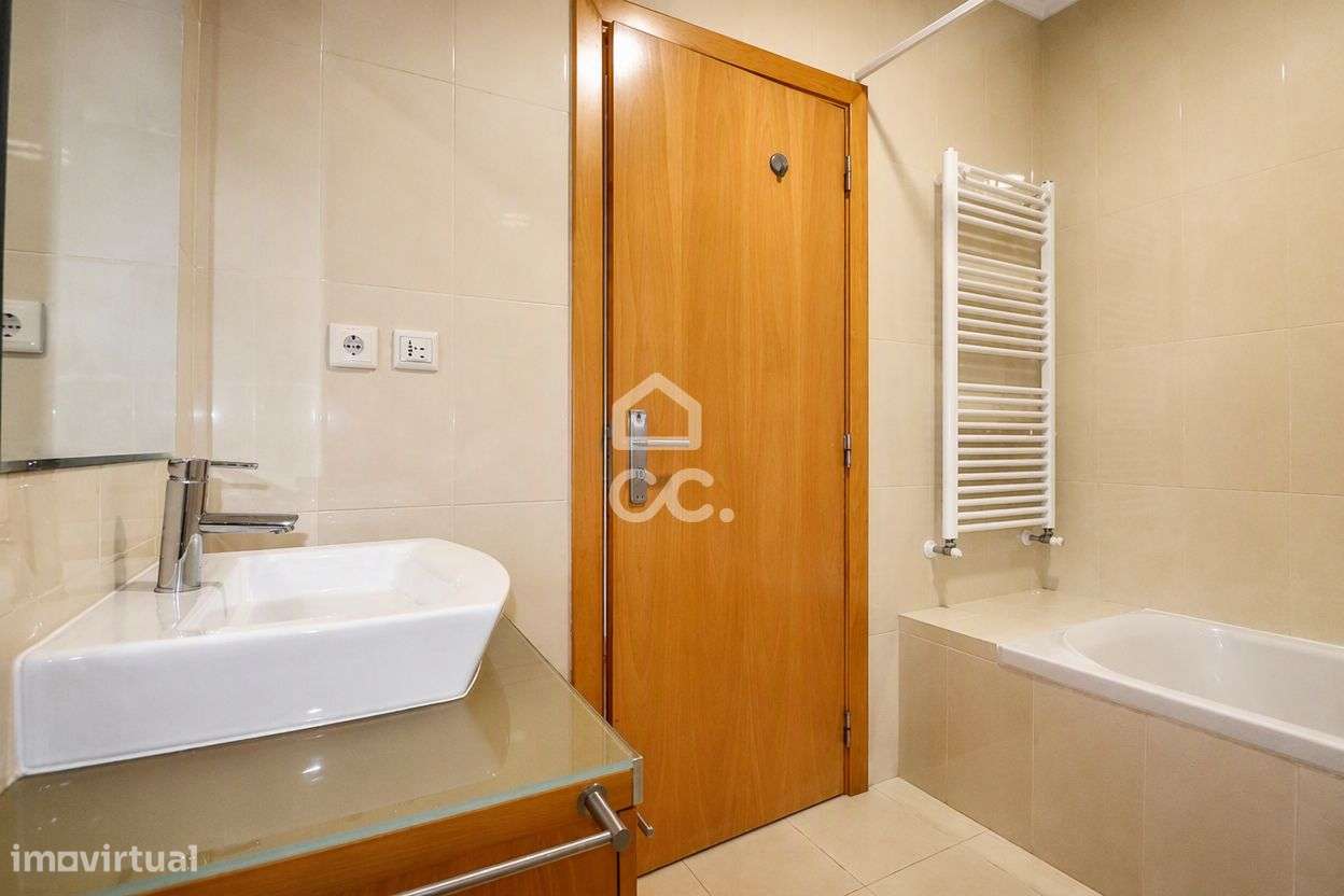 Apartamento T3 com garagem na Quinta de São Luís, Pereira.-13