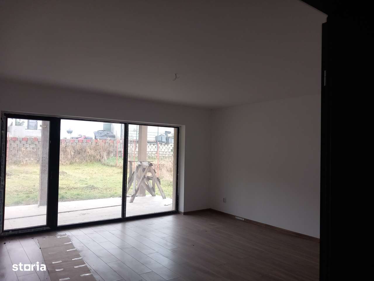 Casa S+P+M,cu garaj,cu pivniță, 6 cam,teren 520 mp,Corunca-5