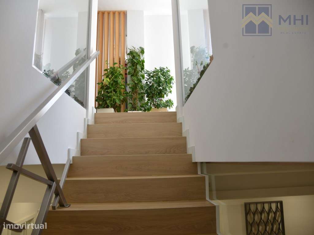 Excelente moradia Bifamiliar T3, a 100 metros da praia em Canidelo-45