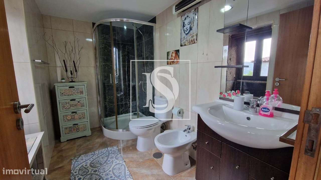 Vivenda Rústica T2- Renovada para venda em Salamonde Vieira do Minho-34