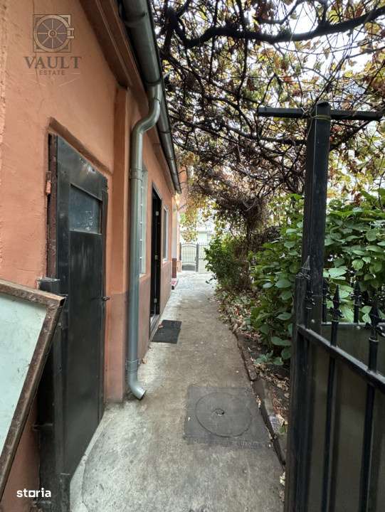 Casa cu 5 camere + curte proprie –  la 3 minute de metrou Piata Munc - Imagine principală: 4/8