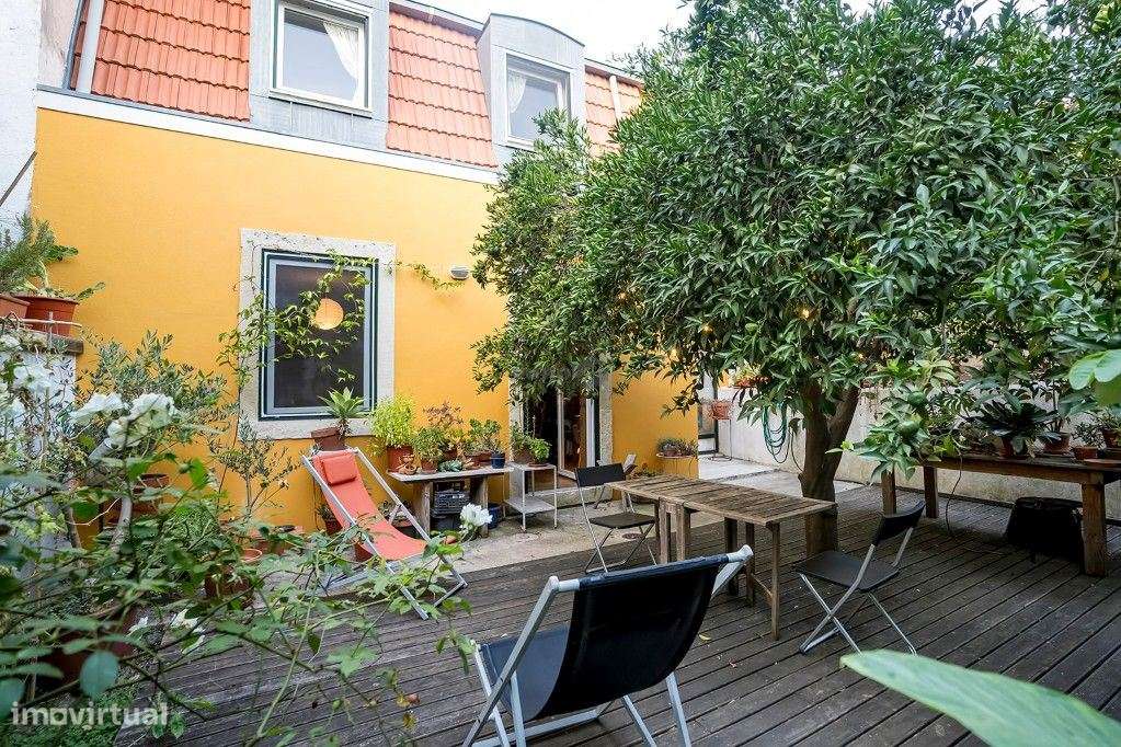 Moradia duplex na Graça com 5 Quartos e Jardim-4