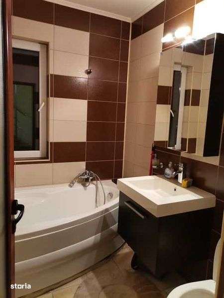 Vand apartament spatios - Imagine principală: 5/8