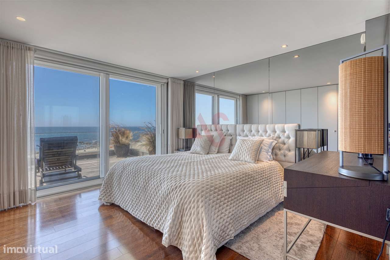 Penthouse Duplex Exclusiva em Frente à Praia de Salgueiros – na Primei-14