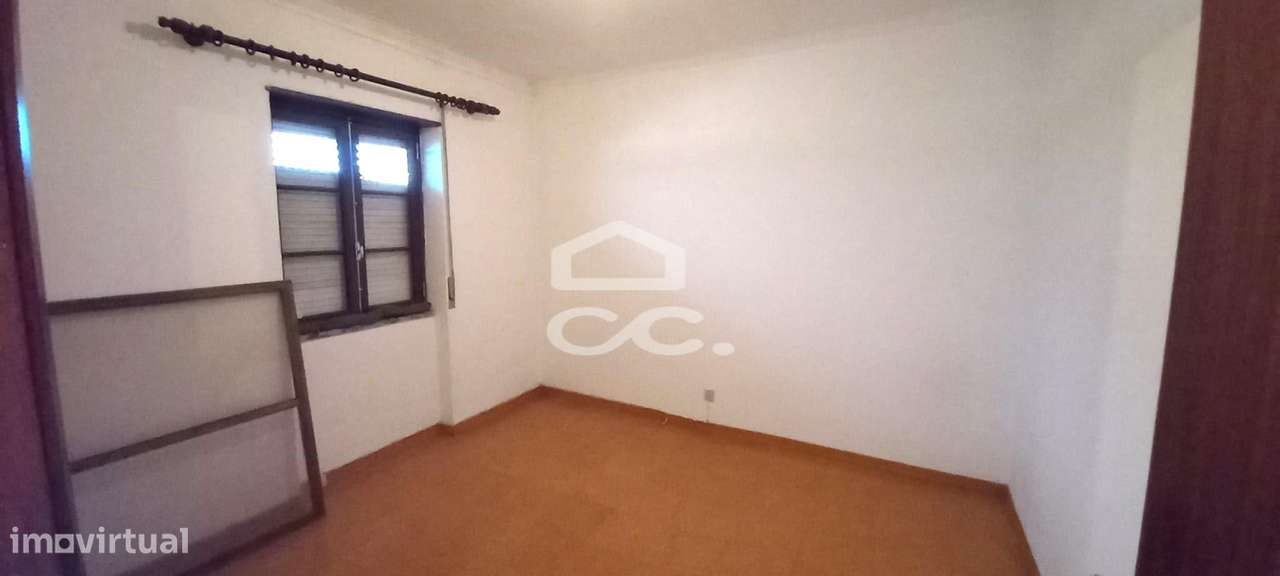 Moradia T3 com 3 pisos em Beja-24