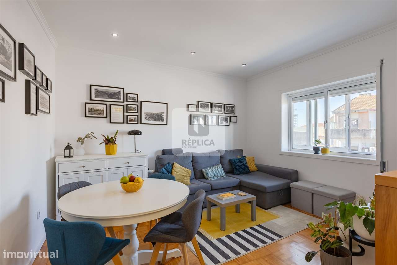 Apartamento T2 Renovado no Bonfim, Porto-0