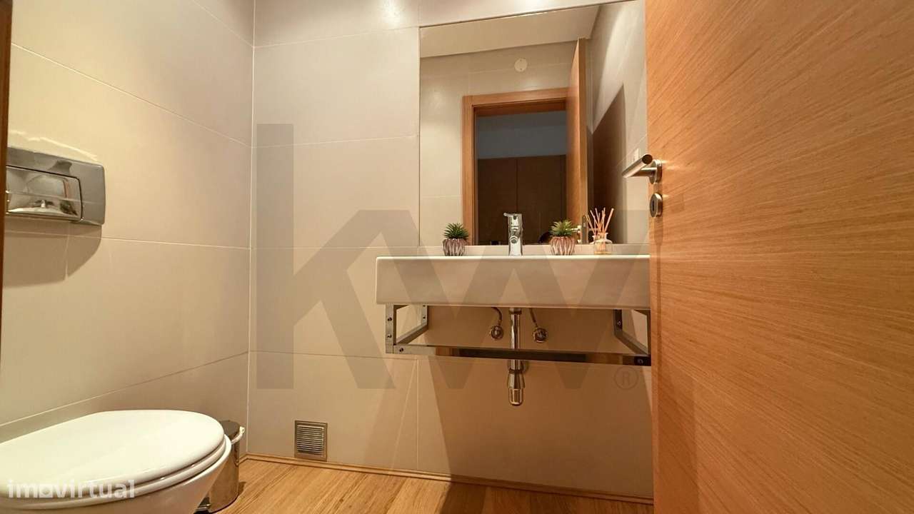 Apartamento T1 localizado no condomínio fechado, parqueamento, piscina-13