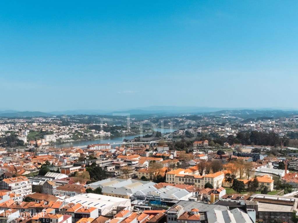 Estúdio com área exterior em pleno centro da cidade do Porto. - Grande imagem: 3/84