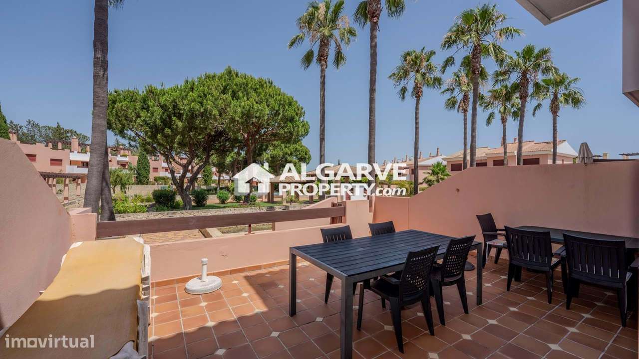 Moradia V4 junto ao Campo de Golfe da Vila Sol, Algarve-14