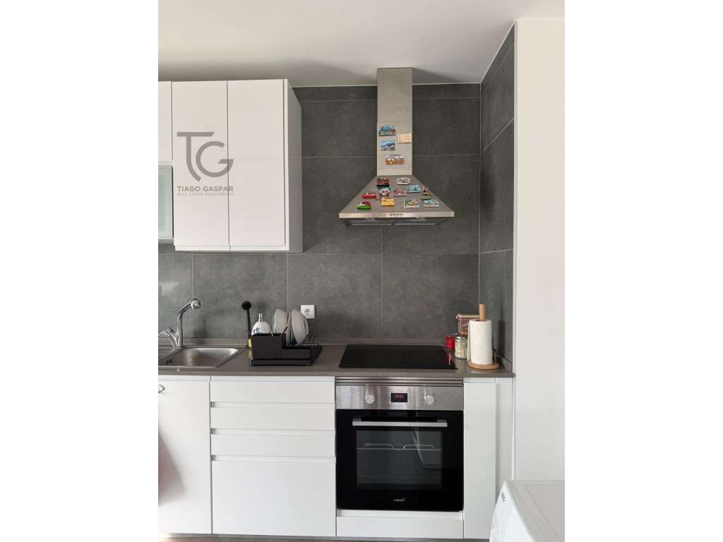 T2 com Terraço e Garagem em Ericeira-6
