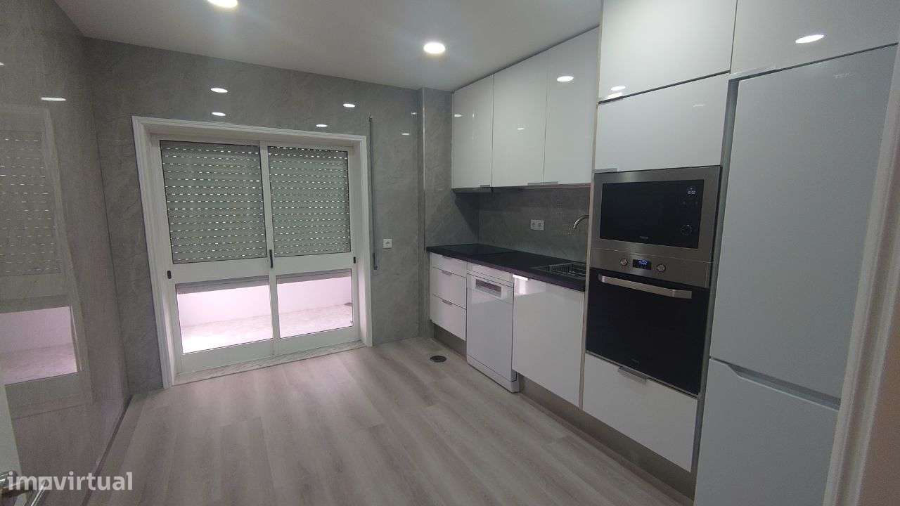 Vendo apartamento T2+1 remodelado no centro vila do conde-4