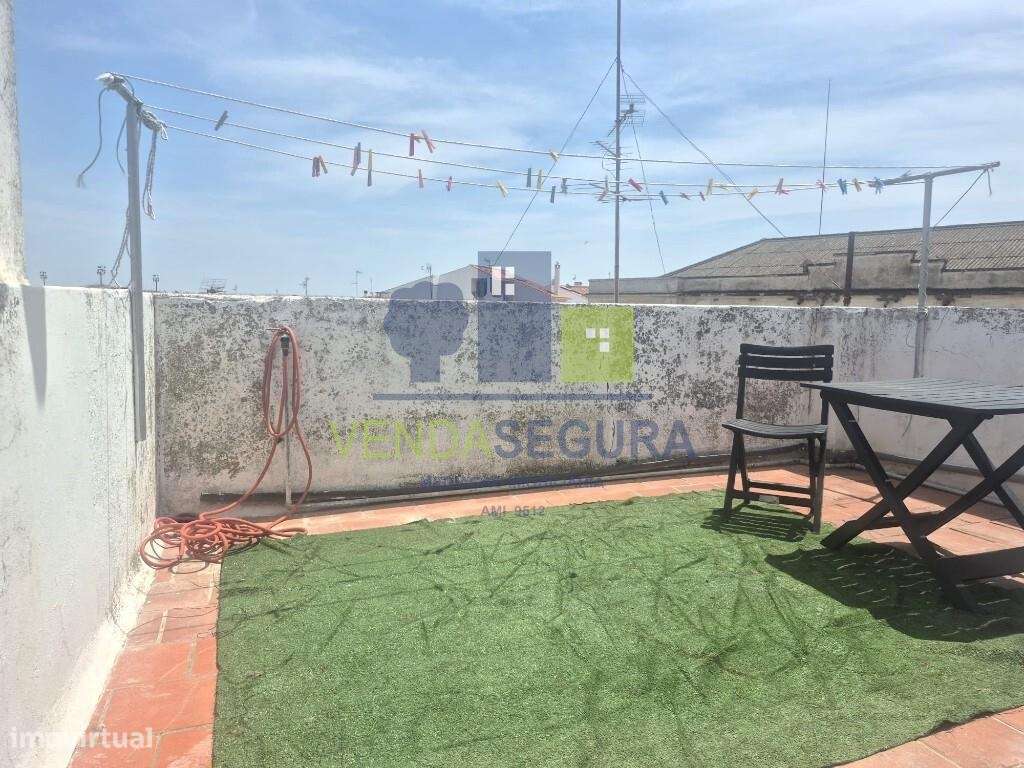 Apartamento T2 com terraço | Porta Nova | MOURA-13