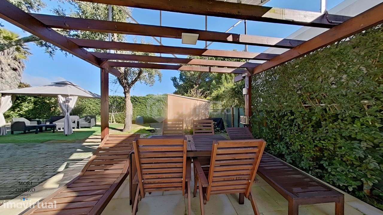 MORADIA T4 218M² EM TERRENO 1.044M² COM PISCINA EM CONDOMÍNIO GOLFE SA - Grande imagem: 4/60