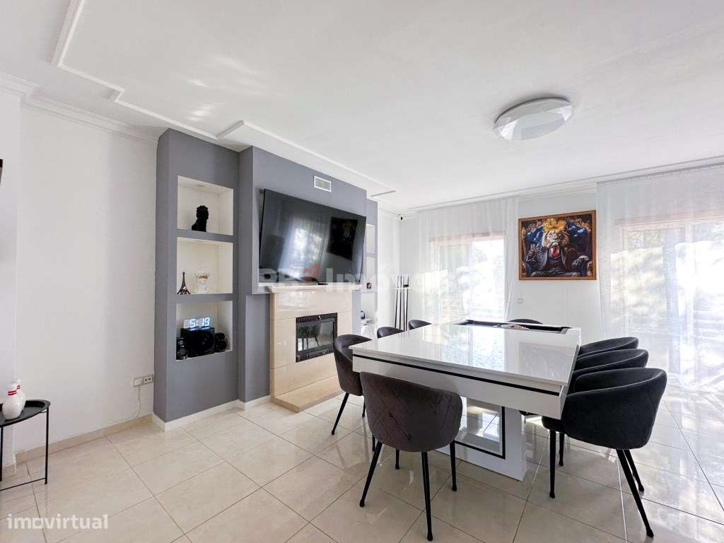 Apartamento T3 c/ Garagem, Sótão e 2 Varandas - Santarém-11