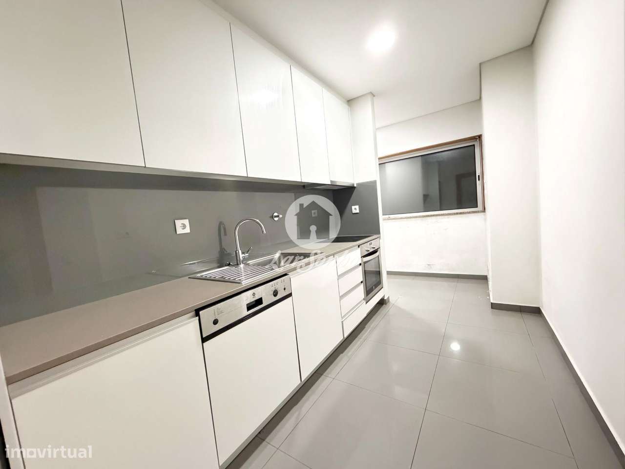 T1 moderno com garagem a 300m da praia de Vila do Conde - Grande imagem: 2/17