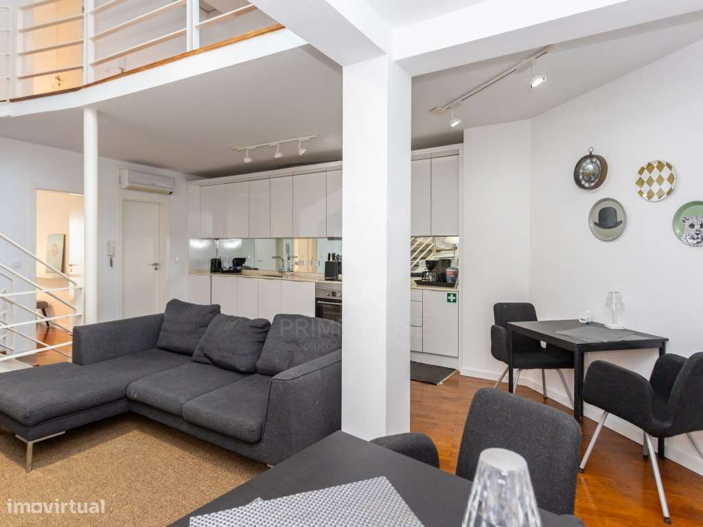 Predio no centro historico do seixal-10