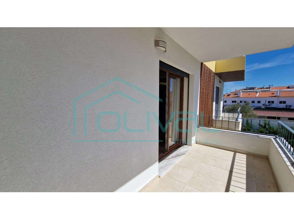 Apartamento T3 Novo Samora Correia-14