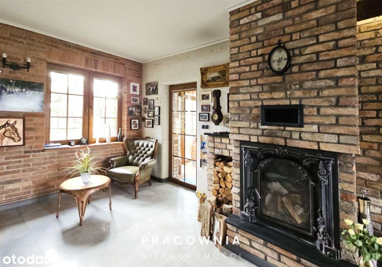 Nietuzinkowy dom przy ścianie lasu - Pełny obrazek: 4/20