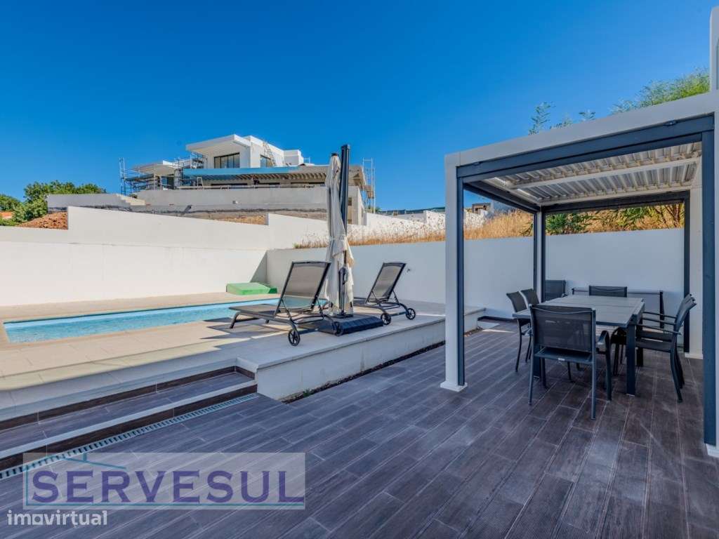 Moradia Moderna com Piscina e uma vista magnifica para o Campo de G...-20