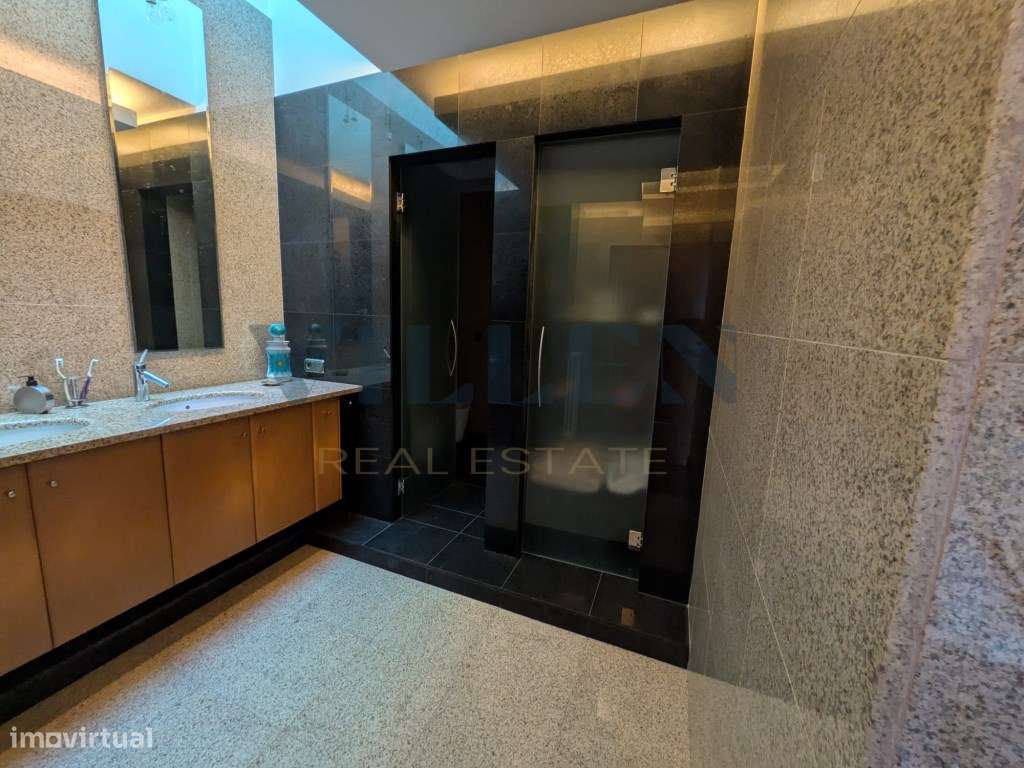 Moradia T5 de Luxo em São Romão do Coronado-18