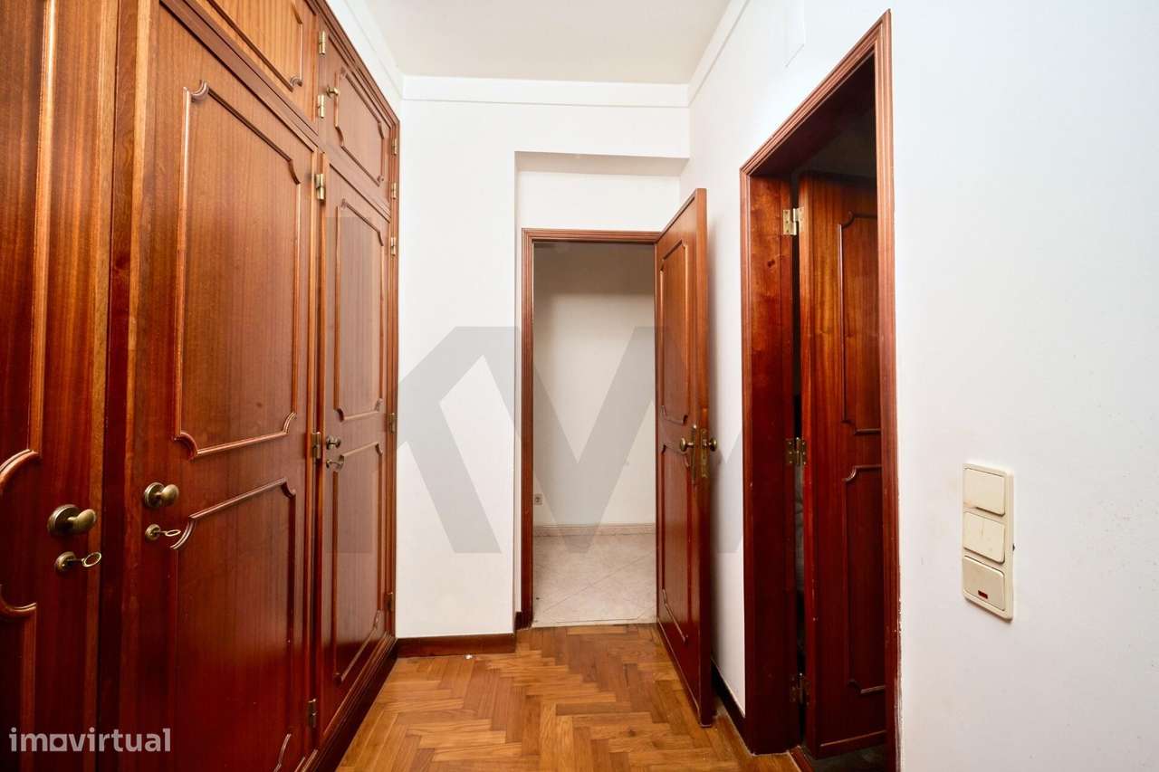 Penthouse Duplex T5 com Vista Desafogada e Excelente Potencial na Quin-17