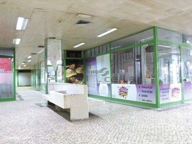 Loja ampla em Centro Comercial  Palmeiras-11