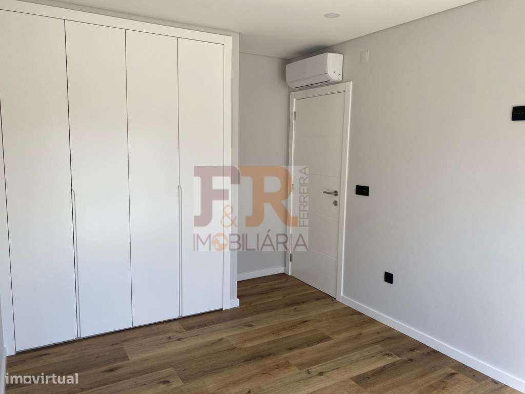 Moradia T3 em zona privilegiada de Pinhal General Fernão Ferro acab...-21