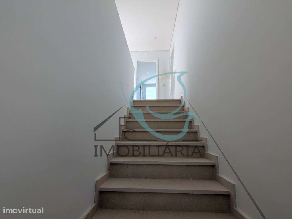 Moradia T3 com acabamentos de Luxo e Piscina - Quinta da Amizade-37