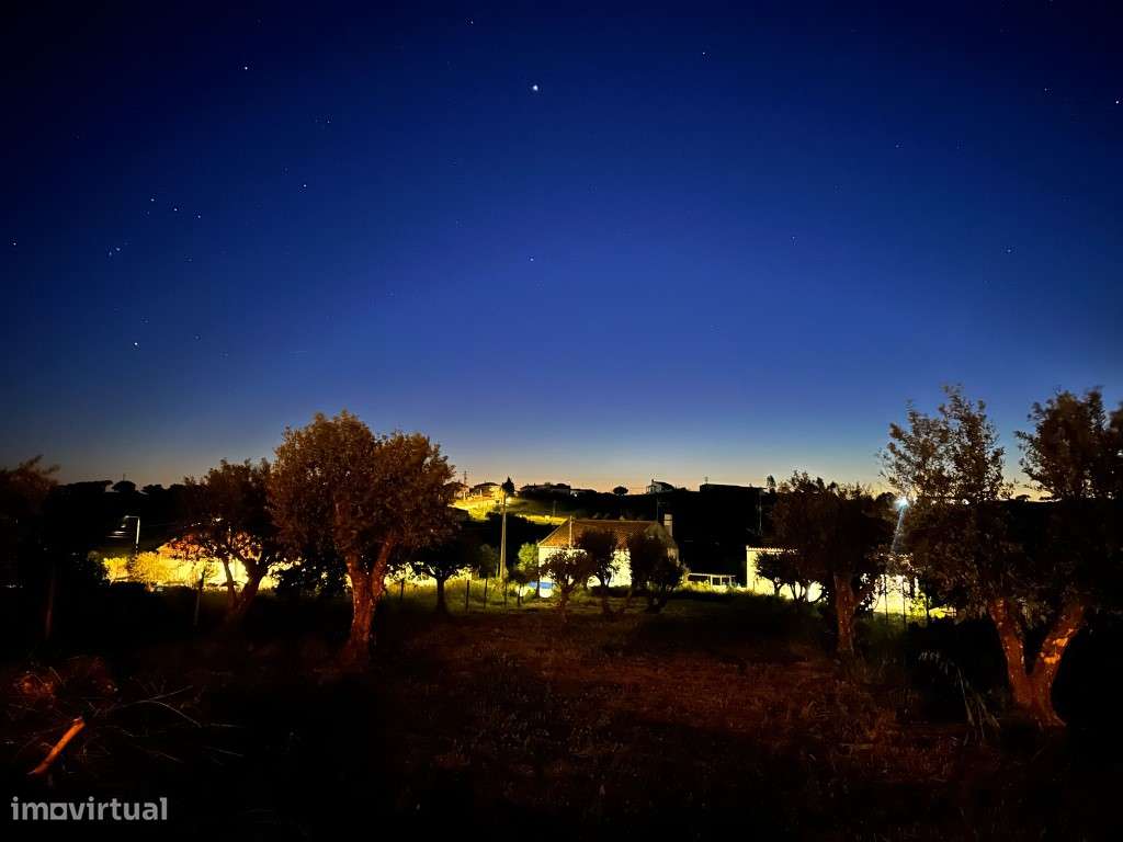 Moradia T2, inserida em lote com 1125 m2 com piscina, em Santiago M...-38