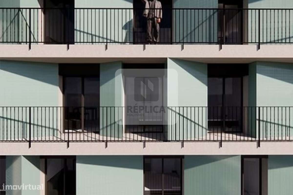 Apartamento T0 com Varanda e Garagem na Costa Cabral, Porto-10