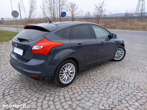 Ford Focus 1.6 16V Style - 12