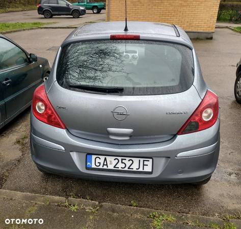 Opel Corsa 1.2 16V Essentia - 7