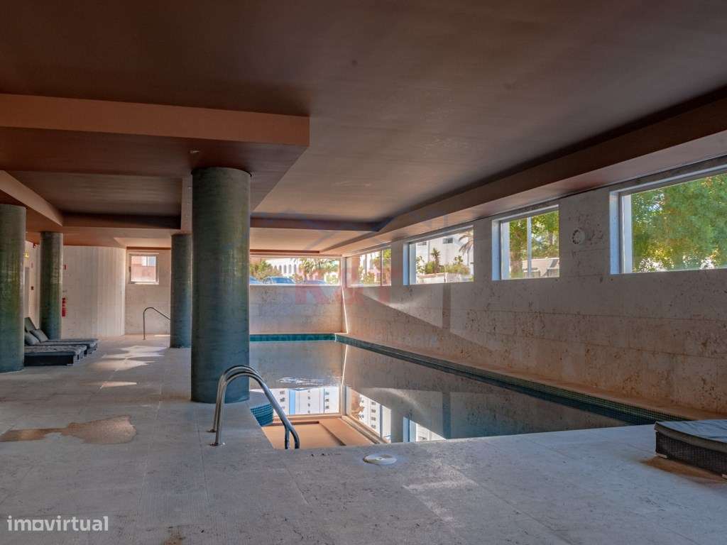 T2 de Luxo na Praia da Rocha com Jacuzzi e garagem-29