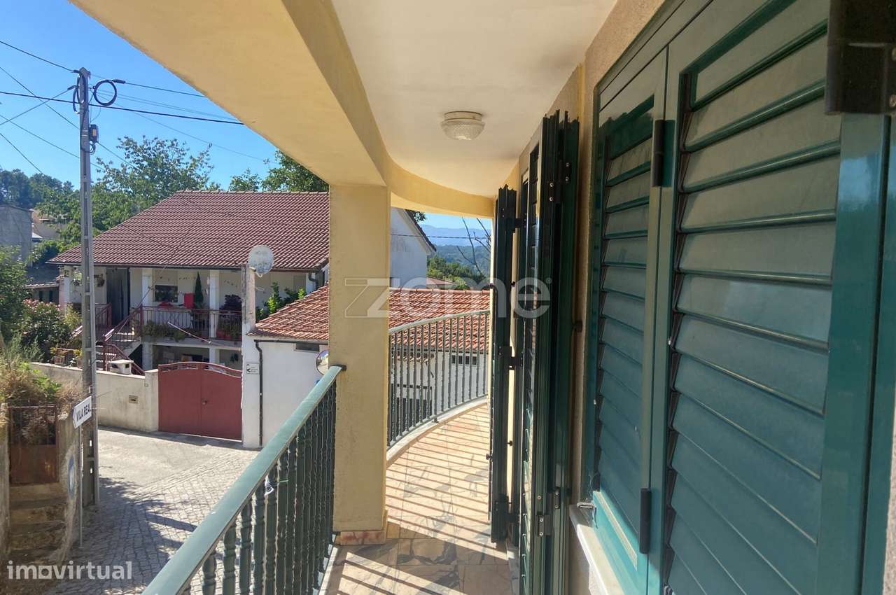 Moradia T1+2 com garagem e dois terrenos em Jorjais-12