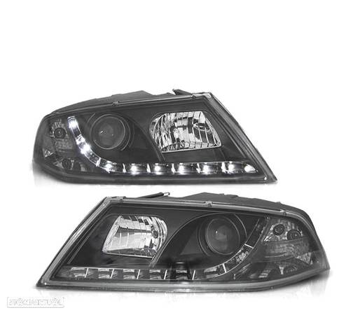 FARÓIS COM LUZ DIURNA LED PARA SKODA OCTAVIA MKII 04-08 FUNDO PRETO - 1