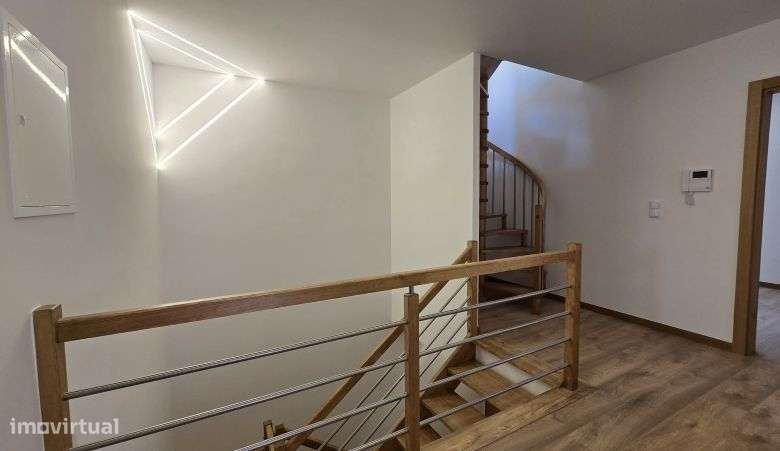 T3 Remodelado, com cozinha equipada às Portas de Benfica-11