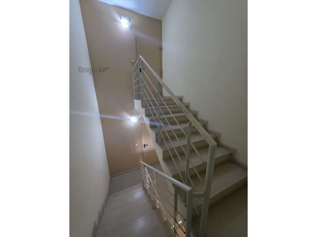 Moderno Apart. T2 com Garagem Box, Varanda Panorâmica e Lareira em ...-27