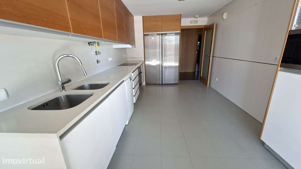Apartamento T3 212m2  lugar garagem e arrecadação Santo Andre-Barreiro-8