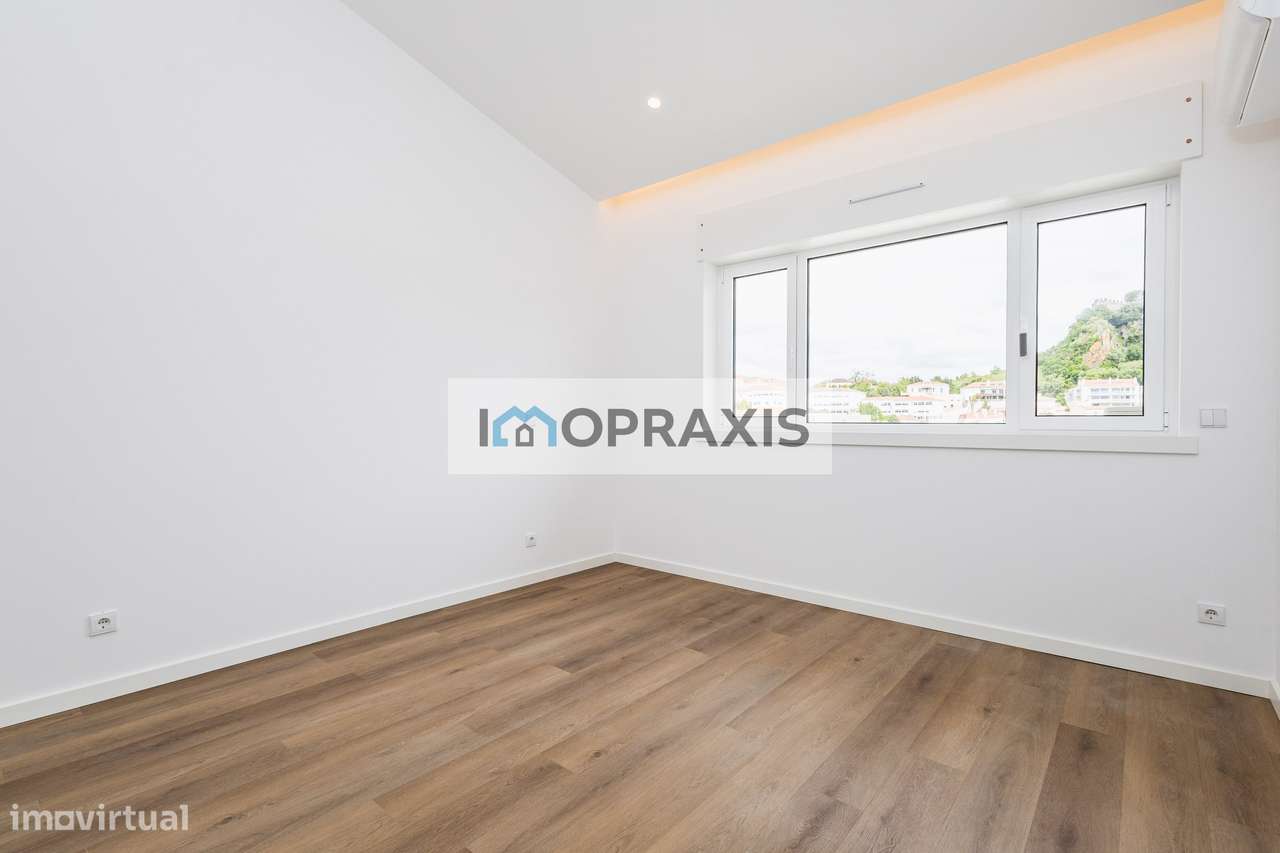 Apartamento T1 Moderno –Leiria- Vista Privilegiada para o Castelo-9