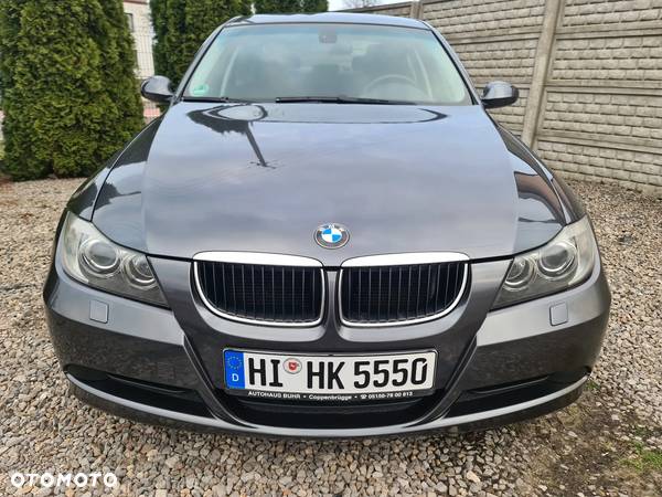 BMW Seria 3 318i - 3