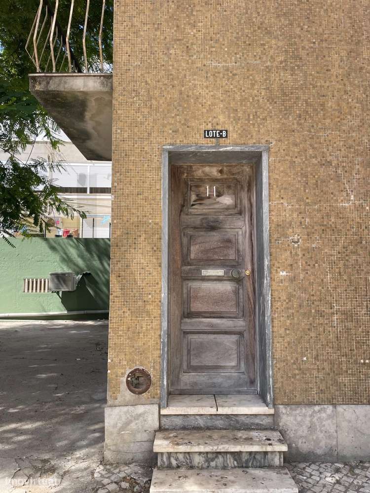 Moradia em Alverca para Remodelação Total com Excelente Potencial de T - Grande imagem: 4/22