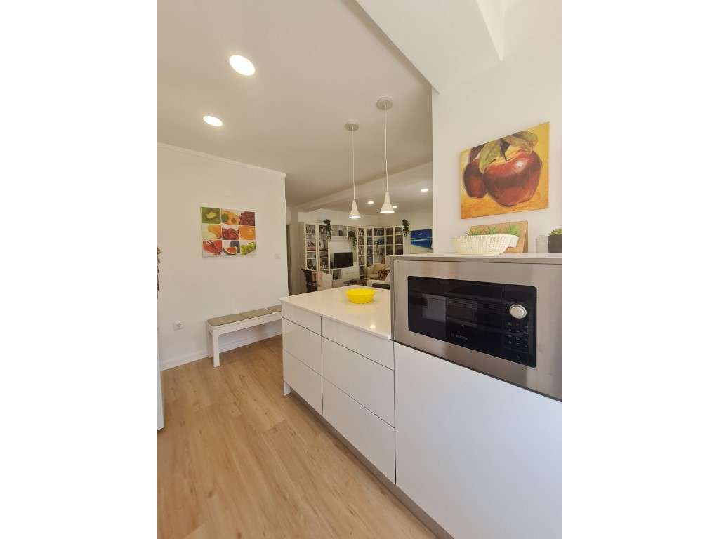 Vende-se T2+1 remodelado no centro-8