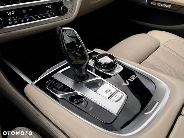 BMW Seria 7 M760Li xDrive - 7